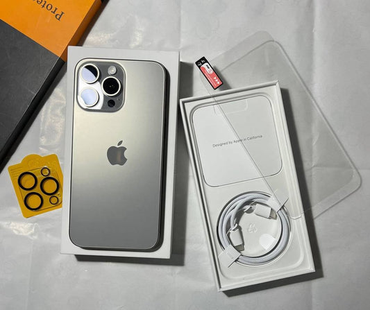 iPhone 15 Pro Max Gris Titanium 256gb